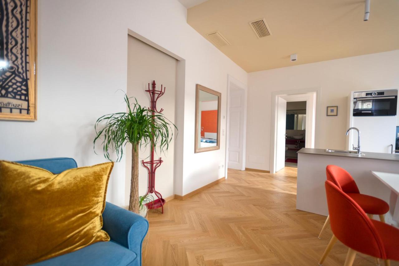 Apartment App110 *