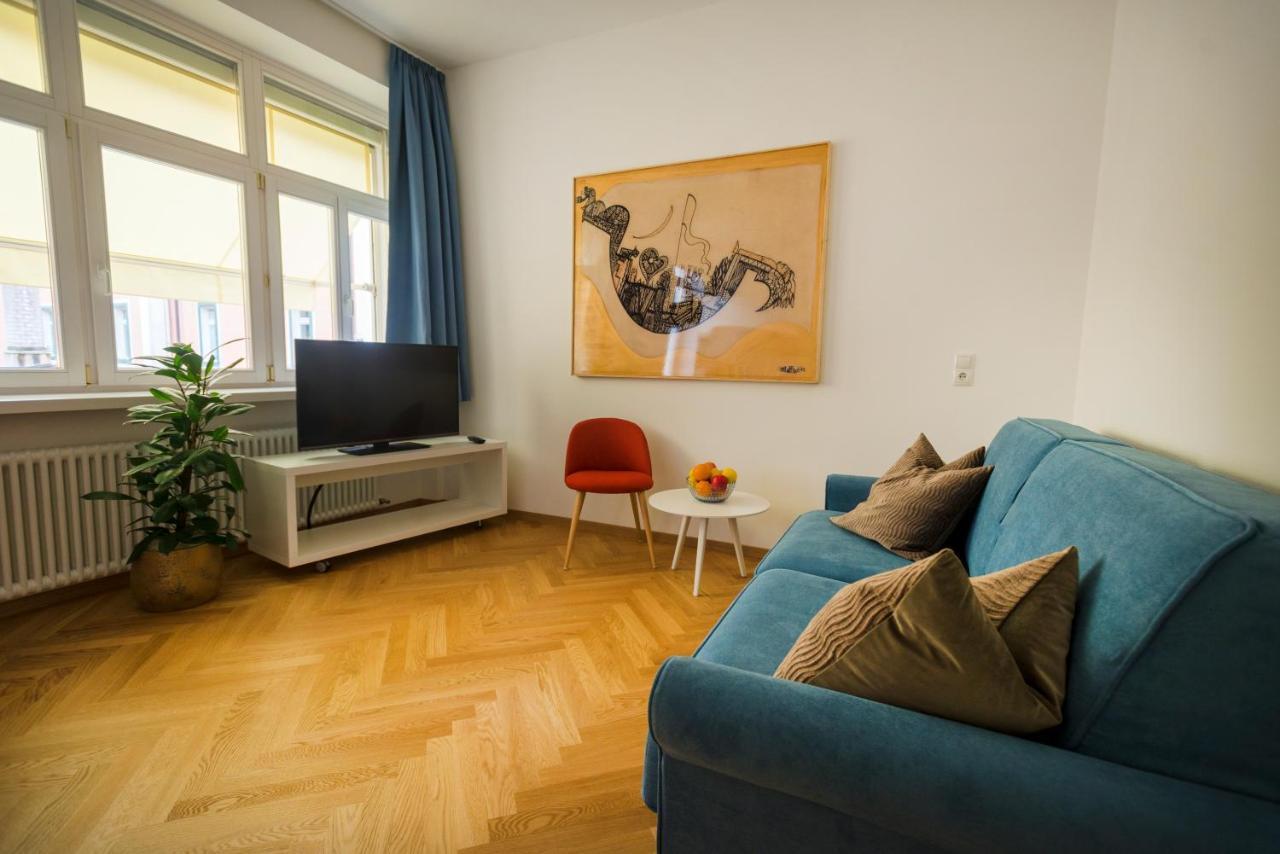 Apartment App110